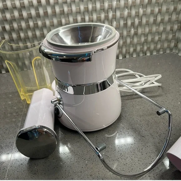 Jack LaLanne Power Juicer Express in White like new